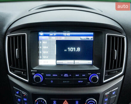 Белый Хендай Гранд Старекс, объемом двигателя 2.5 л и пробегом 65 тыс. км за 28500 $, фото 28 на Automoto.ua