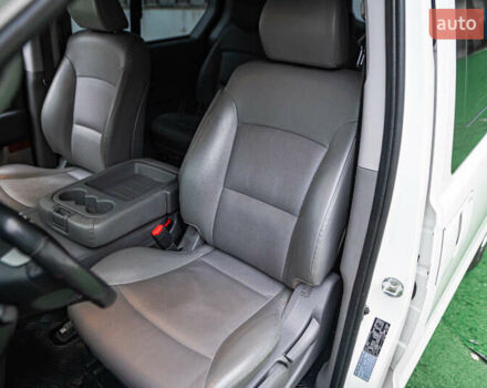 Белый Хендай Гранд Старекс, объемом двигателя 2.5 л и пробегом 65 тыс. км за 28500 $, фото 34 на Automoto.ua