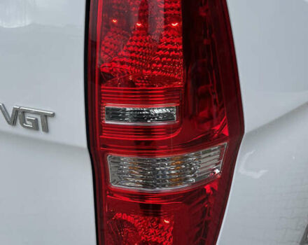 Белый Хендай Гранд Старекс, объемом двигателя 2.5 л и пробегом 70 тыс. км за 31500 $, фото 33 на Automoto.ua