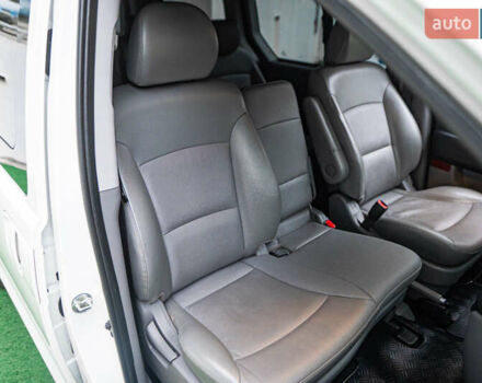 Белый Хендай Гранд Старекс, объемом двигателя 2.5 л и пробегом 65 тыс. км за 28500 $, фото 36 на Automoto.ua