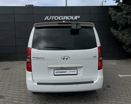 Белый Хендай Гранд Старекс, объемом двигателя 2.5 л и пробегом 70 тыс. км за 31500 $, фото 26 на Automoto.ua