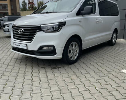 Белый Хендай Гранд Старекс, объемом двигателя 2.5 л и пробегом 70 тыс. км за 31500 $, фото 5 на Automoto.ua