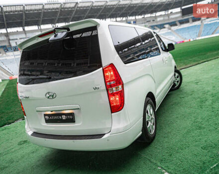 Белый Хендай Гранд Старекс, объемом двигателя 2.5 л и пробегом 65 тыс. км за 28500 $, фото 17 на Automoto.ua
