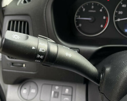 Белый Хендай Гранд Старекс, объемом двигателя 2.5 л и пробегом 70 тыс. км за 31500 $, фото 13 на Automoto.ua