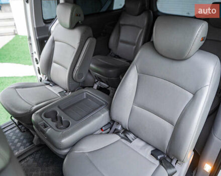 Белый Хендай Гранд Старекс, объемом двигателя 2.5 л и пробегом 65 тыс. км за 28500 $, фото 42 на Automoto.ua