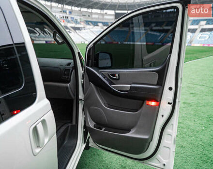 Белый Хендай Гранд Старекс, объемом двигателя 2.5 л и пробегом 65 тыс. км за 28500 $, фото 19 на Automoto.ua