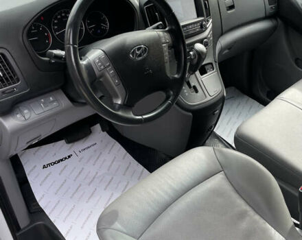 Белый Хендай Гранд Старекс, объемом двигателя 2.5 л и пробегом 70 тыс. км за 31500 $, фото 11 на Automoto.ua