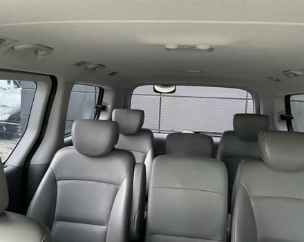 Белый Хендай Гранд Старекс, объемом двигателя 2.5 л и пробегом 70 тыс. км за 31500 $, фото 21 на Automoto.ua