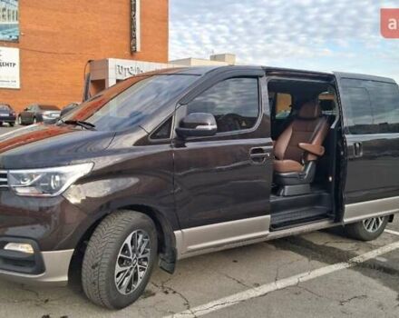 Коричневий Хендай Гранд Старекс, об'ємом двигуна 2.5 л та пробігом 142 тис. км за 34000 $, фото 1 на Automoto.ua