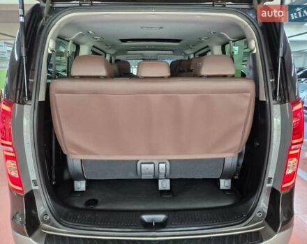 Коричневий Хендай Гранд Старекс, об'ємом двигуна 2.5 л та пробігом 142 тис. км за 34000 $, фото 17 на Automoto.ua