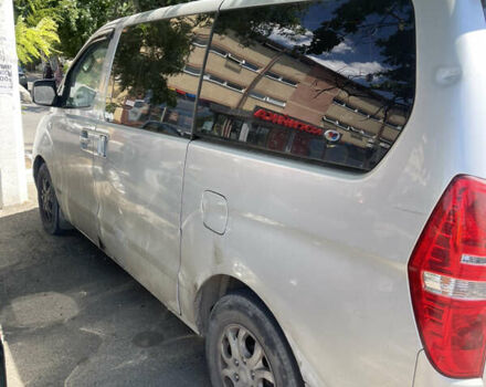 Серый Хендай Гранд Старекс, объемом двигателя 2.5 л и пробегом 277 тыс. км за 7500 $, фото 3 на Automoto.ua