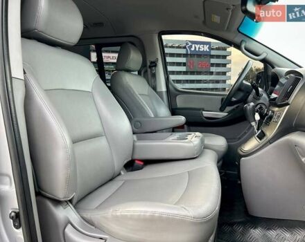 Сірий Хендай Гранд Старекс, об'ємом двигуна 2.5 л та пробігом 161 тис. км за 21900 $, фото 35 на Automoto.ua