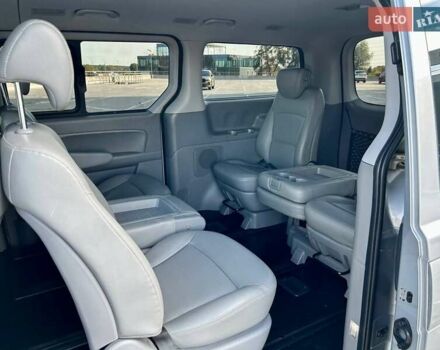 Сірий Хендай Гранд Старекс, об'ємом двигуна 2.5 л та пробігом 161 тис. км за 21900 $, фото 69 на Automoto.ua