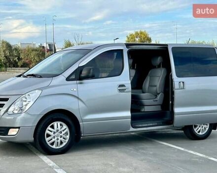 Сірий Хендай Гранд Старекс, об'ємом двигуна 2.5 л та пробігом 161 тис. км за 21900 $, фото 16 на Automoto.ua