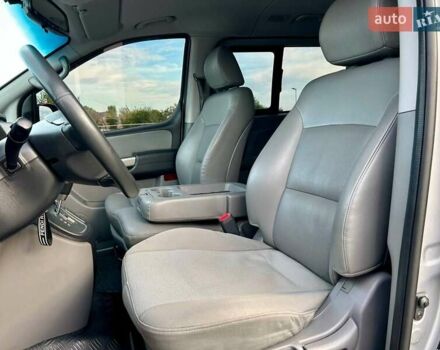 Сірий Хендай Гранд Старекс, об'ємом двигуна 2.5 л та пробігом 161 тис. км за 21900 $, фото 17 на Automoto.ua