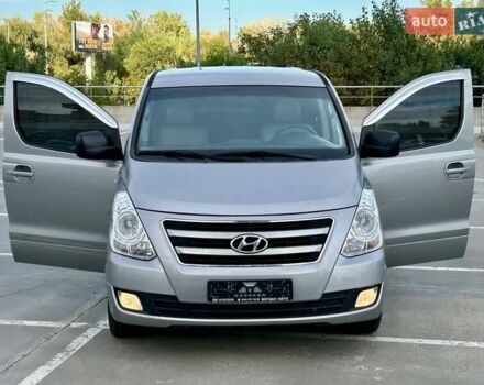 Сірий Хендай Гранд Старекс, об'ємом двигуна 2.5 л та пробігом 161 тис. км за 21900 $, фото 19 на Automoto.ua