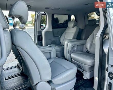 Сірий Хендай Гранд Старекс, об'ємом двигуна 2.5 л та пробігом 161 тис. км за 21900 $, фото 117 на Automoto.ua