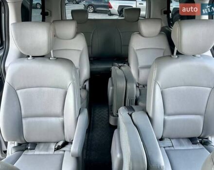 Сірий Хендай Гранд Старекс, об'ємом двигуна 2.5 л та пробігом 161 тис. км за 21900 $, фото 103 на Automoto.ua