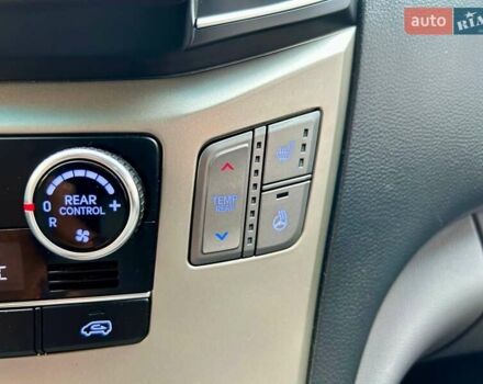 Сірий Хендай Гранд Старекс, об'ємом двигуна 2.5 л та пробігом 161 тис. км за 21900 $, фото 53 на Automoto.ua