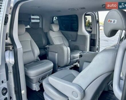 Сірий Хендай Гранд Старекс, об'ємом двигуна 2.5 л та пробігом 161 тис. км за 21900 $, фото 111 на Automoto.ua