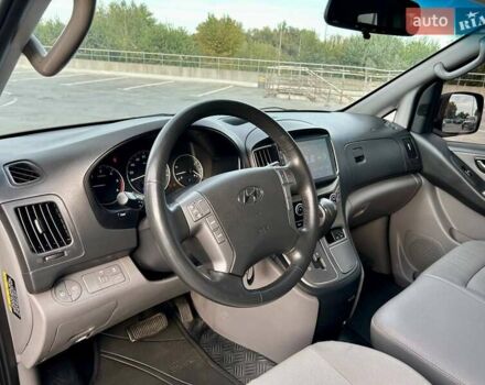 Сірий Хендай Гранд Старекс, об'ємом двигуна 2.5 л та пробігом 161 тис. км за 21900 $, фото 24 на Automoto.ua
