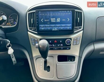 Сірий Хендай Гранд Старекс, об'ємом двигуна 2.5 л та пробігом 161 тис. км за 21900 $, фото 68 на Automoto.ua