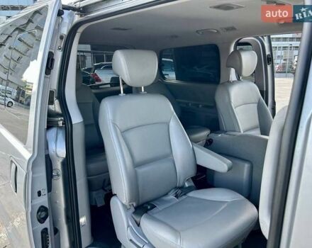 Сірий Хендай Гранд Старекс, об'ємом двигуна 2.5 л та пробігом 161 тис. км за 21900 $, фото 81 на Automoto.ua