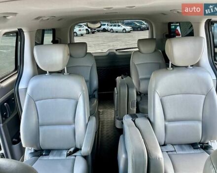 Сірий Хендай Гранд Старекс, об'ємом двигуна 2.5 л та пробігом 161 тис. км за 21900 $, фото 91 на Automoto.ua