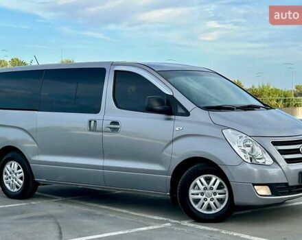 Сірий Хендай Гранд Старекс, об'ємом двигуна 2.5 л та пробігом 161 тис. км за 21900 $, фото 4 на Automoto.ua