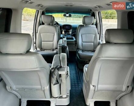 Сірий Хендай Гранд Старекс, об'ємом двигуна 2.5 л та пробігом 161 тис. км за 21900 $, фото 90 на Automoto.ua