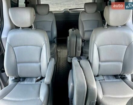 Сірий Хендай Гранд Старекс, об'ємом двигуна 2.5 л та пробігом 161 тис. км за 21900 $, фото 88 на Automoto.ua