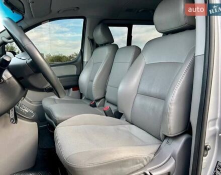 Сірий Хендай Гранд Старекс, об'ємом двигуна 2.5 л та пробігом 161 тис. км за 21900 $, фото 34 на Automoto.ua