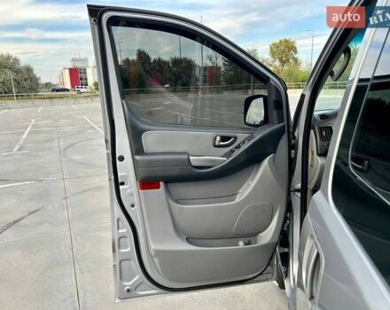 Сірий Хендай Гранд Старекс, об'ємом двигуна 2.5 л та пробігом 161 тис. км за 21900 $, фото 28 на Automoto.ua