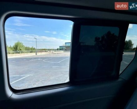 Сірий Хендай Гранд Старекс, об'ємом двигуна 2.5 л та пробігом 161 тис. км за 21900 $, фото 98 на Automoto.ua