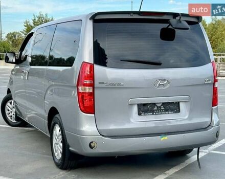Сірий Хендай Гранд Старекс, об'ємом двигуна 2.5 л та пробігом 161 тис. км за 21900 $, фото 10 на Automoto.ua