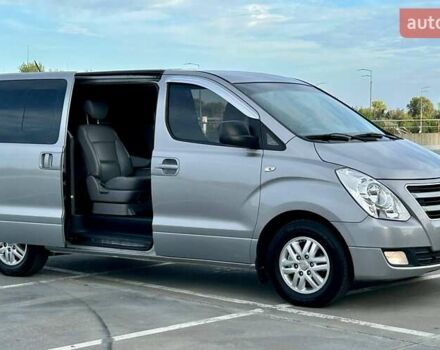 Сірий Хендай Гранд Старекс, об'ємом двигуна 2.5 л та пробігом 161 тис. км за 21900 $, фото 13 на Automoto.ua