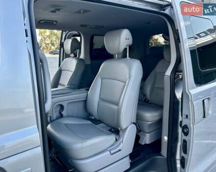 Сірий Хендай Гранд Старекс, об'ємом двигуна 2.5 л та пробігом 161 тис. км за 21900 $, фото 101 на Automoto.ua