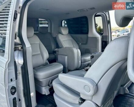 Сірий Хендай Гранд Старекс, об'ємом двигуна 2.5 л та пробігом 161 тис. км за 21900 $, фото 116 на Automoto.ua