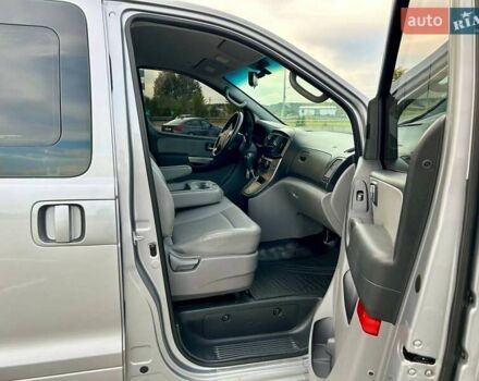 Сірий Хендай Гранд Старекс, об'ємом двигуна 2.5 л та пробігом 161 тис. км за 21900 $, фото 21 на Automoto.ua