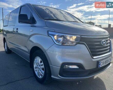 Сірий Хендай Гранд Старекс, об'ємом двигуна 2.5 л та пробігом 68 тис. км за 22900 $, фото 1 на Automoto.ua