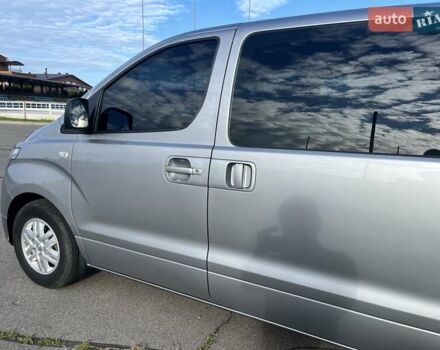 Сірий Хендай Гранд Старекс, об'ємом двигуна 2.5 л та пробігом 68 тис. км за 22900 $, фото 15 на Automoto.ua