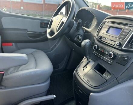 Сірий Хендай Гранд Старекс, об'ємом двигуна 2.5 л та пробігом 68 тис. км за 22900 $, фото 25 на Automoto.ua