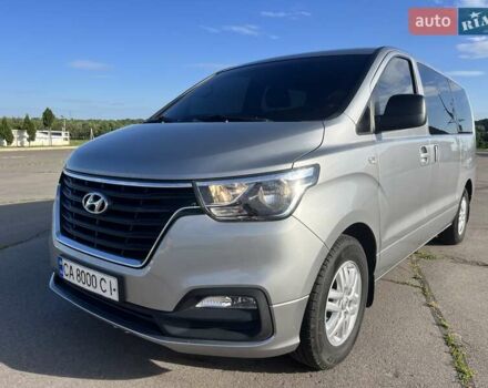 Сірий Хендай Гранд Старекс, об'ємом двигуна 2.5 л та пробігом 68 тис. км за 22900 $, фото 2 на Automoto.ua