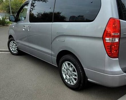 Серый Хендай Гранд Старекс, объемом двигателя 2.5 л и пробегом 192 тыс. км за 24911 $, фото 1 на Automoto.ua