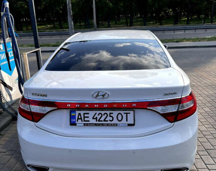 Белый Хендай Грандер, объемом двигателя 3 л и пробегом 222 тыс. км за 12500 $, фото 3 на Automoto.ua