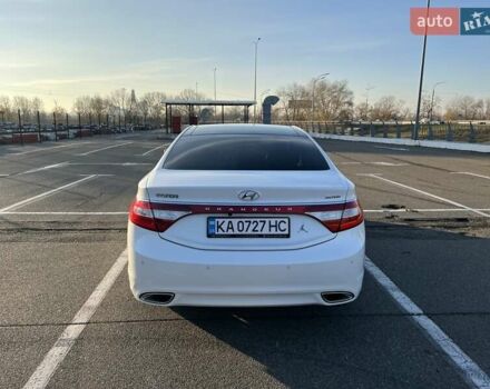 Белый Хендай Грандер, объемом двигателя 3 л и пробегом 131 тыс. км за 12500 $, фото 7 на Automoto.ua