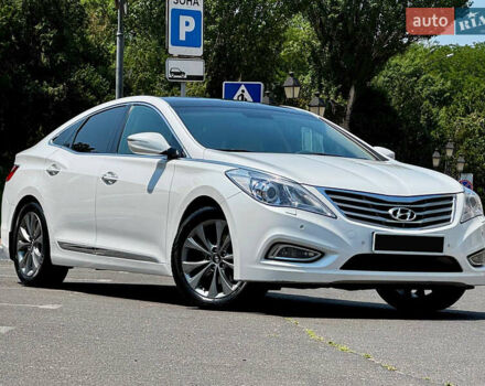 Белый Хендай Грандер, объемом двигателя 3 л и пробегом 150 тыс. км за 16000 $, фото 1 на Automoto.ua