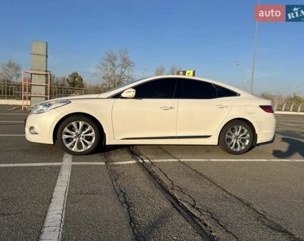 Белый Хендай Грандер, объемом двигателя 3 л и пробегом 131 тыс. км за 12500 $, фото 3 на Automoto.ua