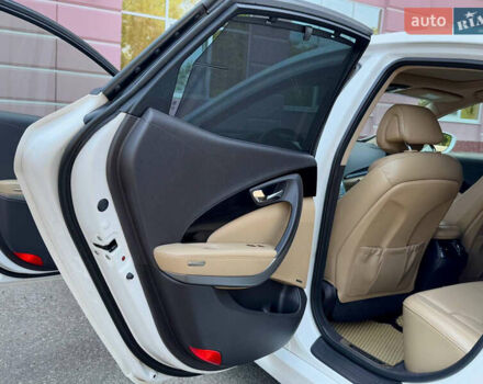 Белый Хендай Грандер, объемом двигателя 3 л и пробегом 150 тыс. км за 16000 $, фото 19 на Automoto.ua