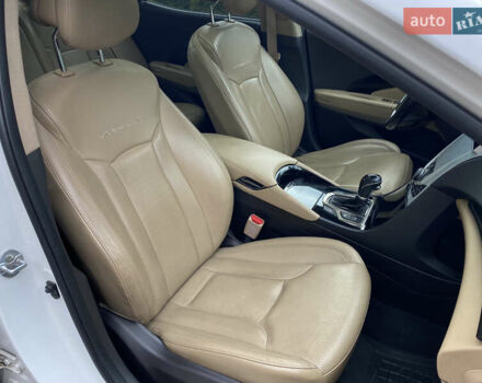 Білий Хендай Грандер, об'ємом двигуна 3 л та пробігом 115 тис. км за 11100 $, фото 30 на Automoto.ua